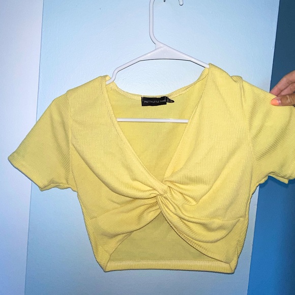 Pretty Little Thing top - Picture 1 of 3